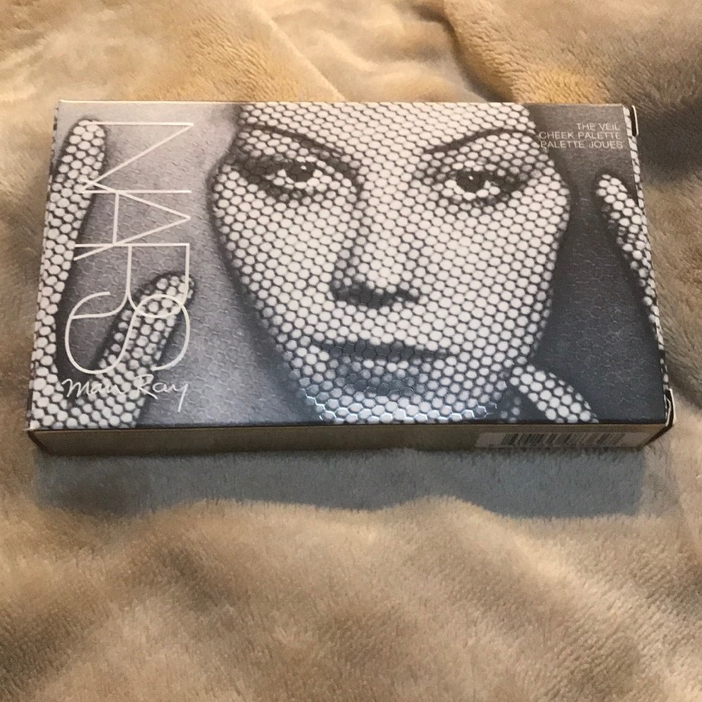 NARS Man Ray The Veil cheek palette